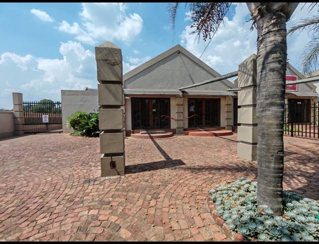 414M² OFFICE FOR SALE IN THREE RIVERS
